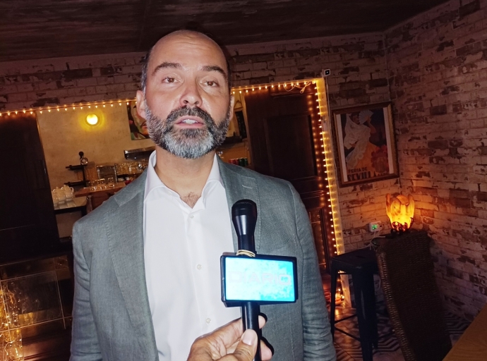 "Nos tin cu traha hunto pa fortalece relacion entre Hulanda y Aruba"