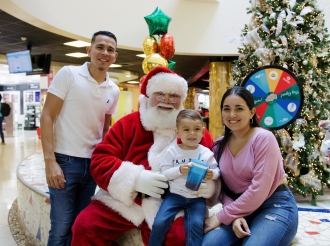 Un ambiente festivo pa pasaheronan na Aeropuerto