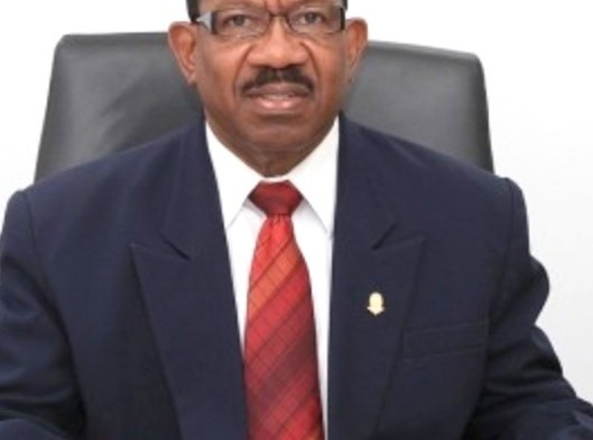 Parlamentario Amerigo Thodé a fayece na Curaçao
