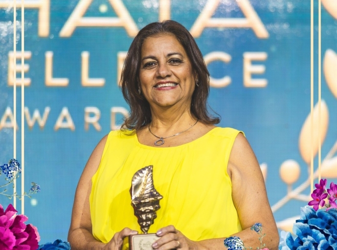 Sonia de Nobrega tambe honra cu AHATA Excellence Award