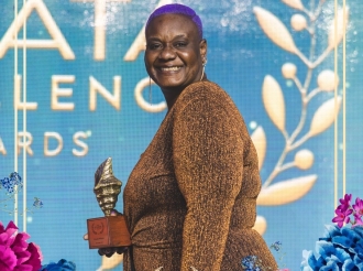 Ursula Phillipps tambe honra cu AHATA Excellence Award