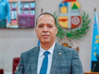 Marco Berlis asombra con Miguel Mansur kier pa Aruba bira mescos cu Bonaire