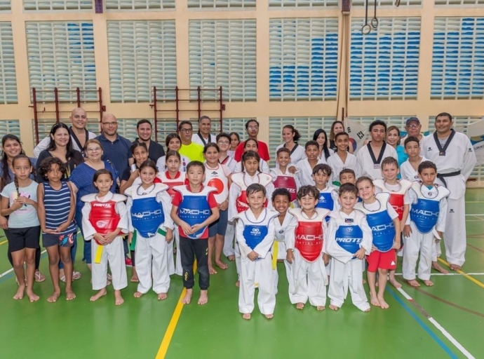 Lesnan a cuminsa back na Chaco Taekwondo Academy