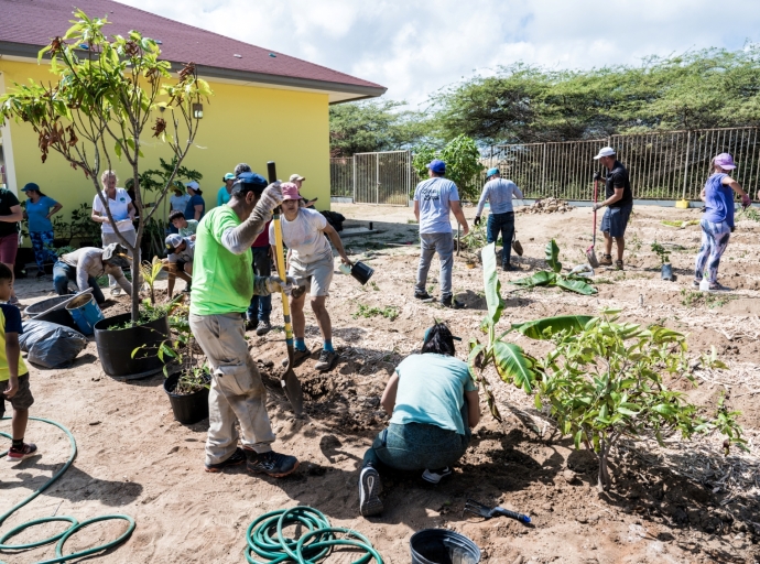 Proyecto di Agroforesteria na Scol a keda introduci na Scol Basico Washington