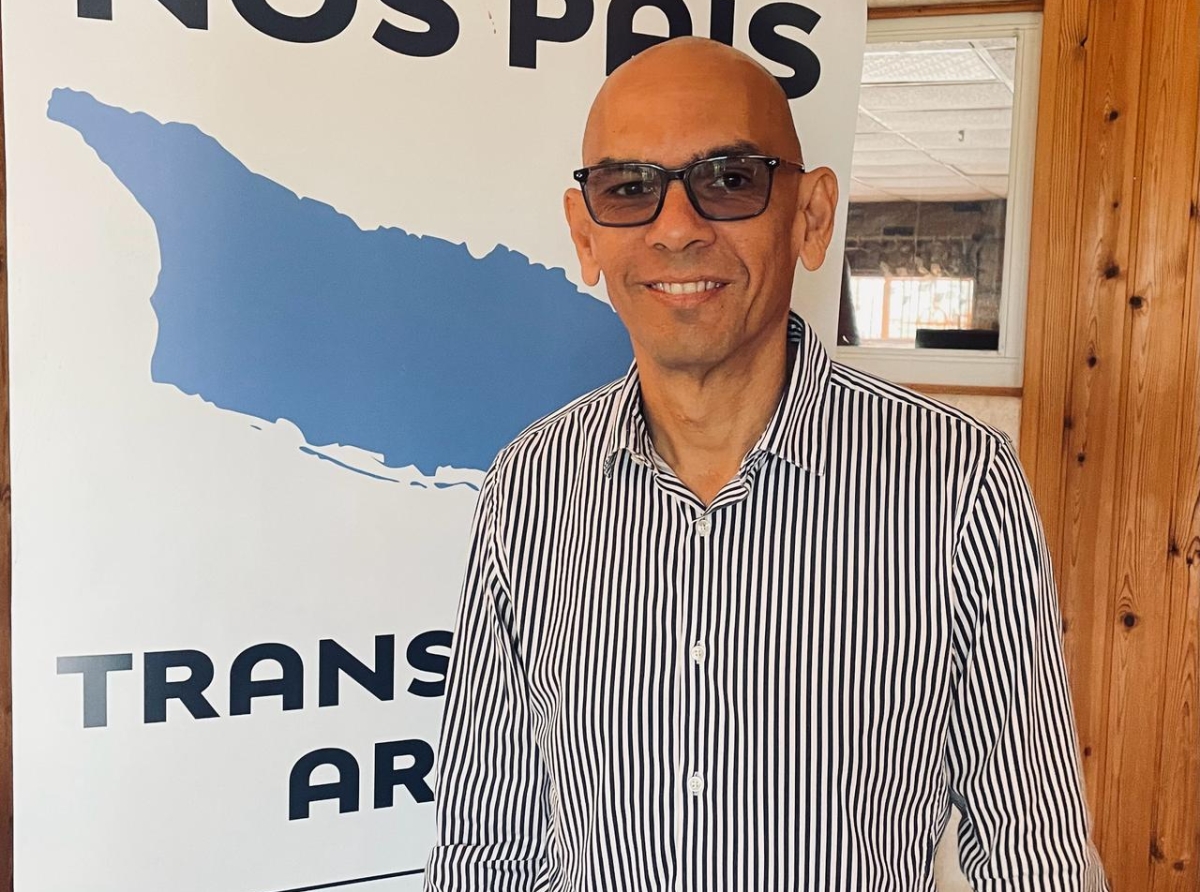 Departamentonan di gobierno por wordo privatisa, independisa y fusiona