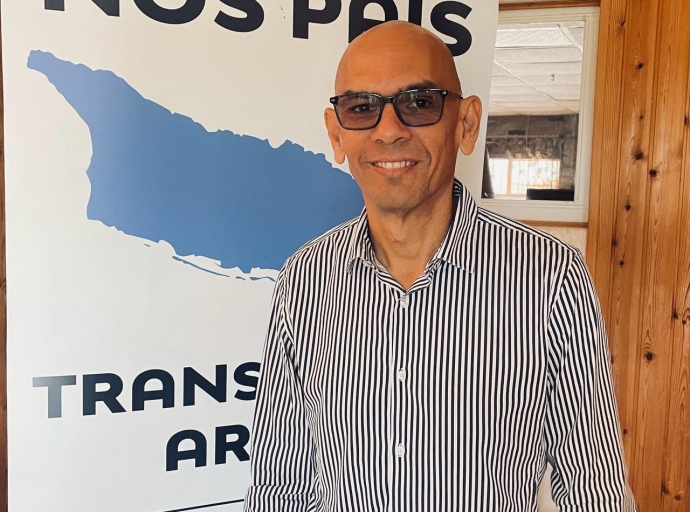 Departamentonan di gobierno por wordo privatisa, independisa y fusiona