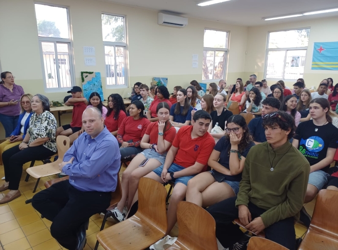 Colegio Arubano tabata fenomenal anfitrion pa grupo di Erasmus+