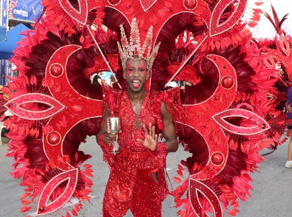 Carnaval, un momento unda cu tur hende a uni pa celebra nos cultura y identidad