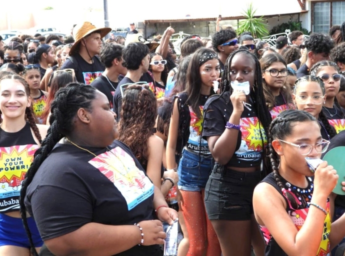 Colegio San Antonio cu Ceque College y International School a uni den Parada   