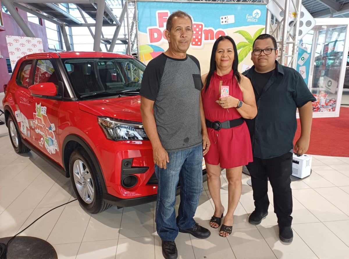 Clarina Thiel a gana e auto nobo danki na Fun Domino di Fun Miles