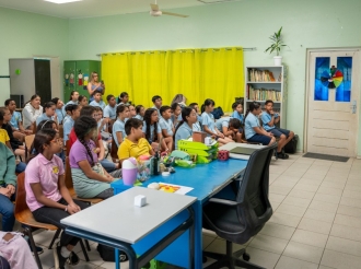 Aruba Bank y Impact Blue ta gradici tur scol cu a habri nan porta pa presentacion di ‘Circular Economy’