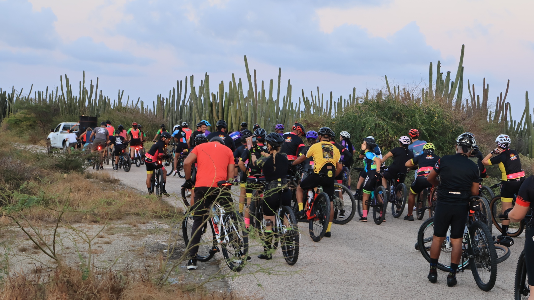 Hopi exitoso tabata e 'Full Moon Bike Tour' di IBiSA Sportcentrum San Nicolas