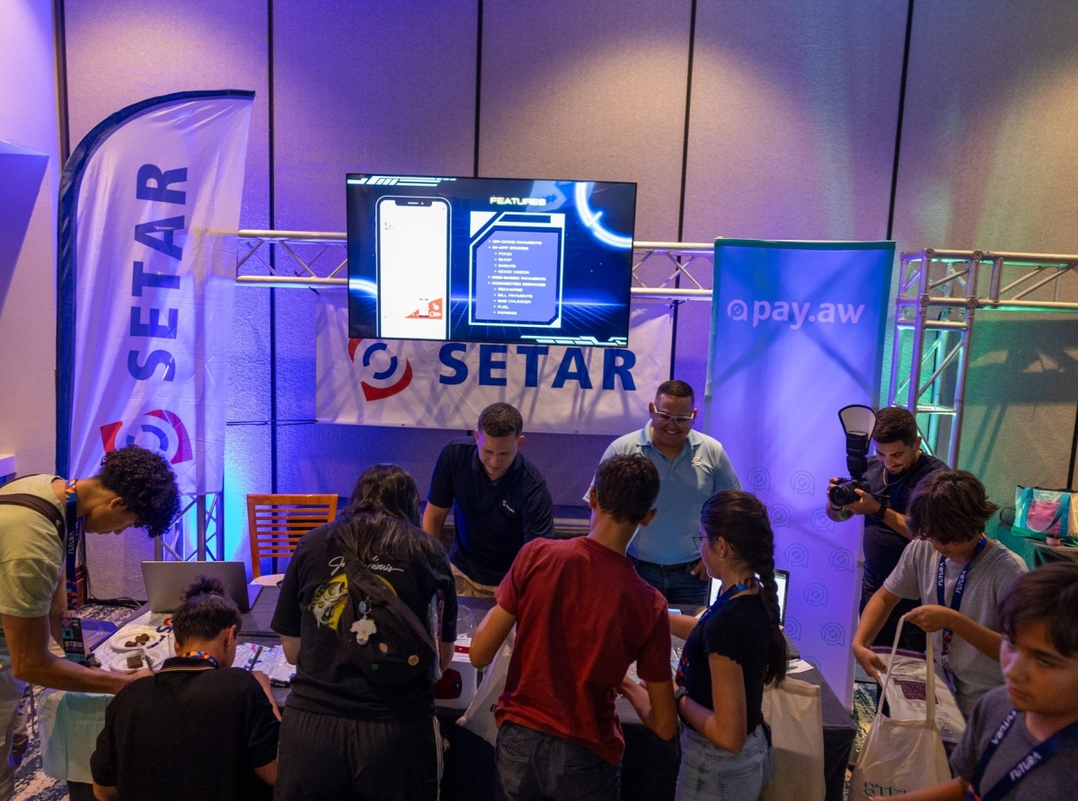 Setar tabata orguyoso di participa den STEM X Youth Summit