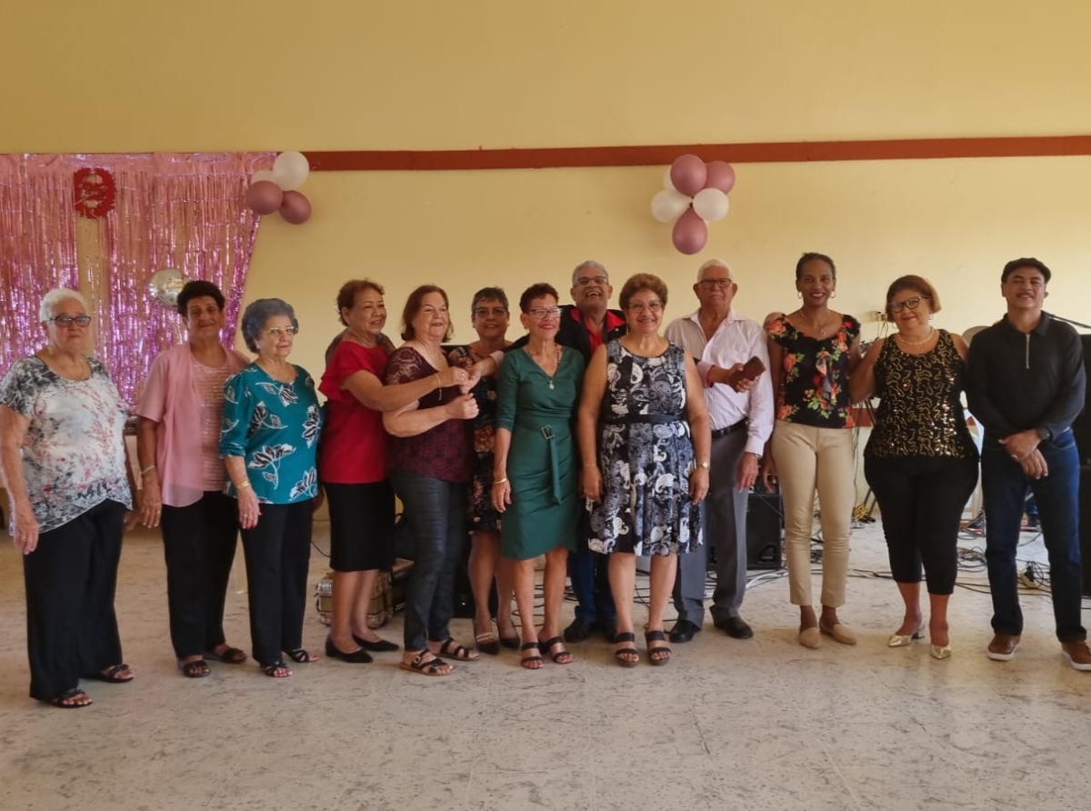 Tremendo celebracion di 35 aña di Grupo Flor di Brazil