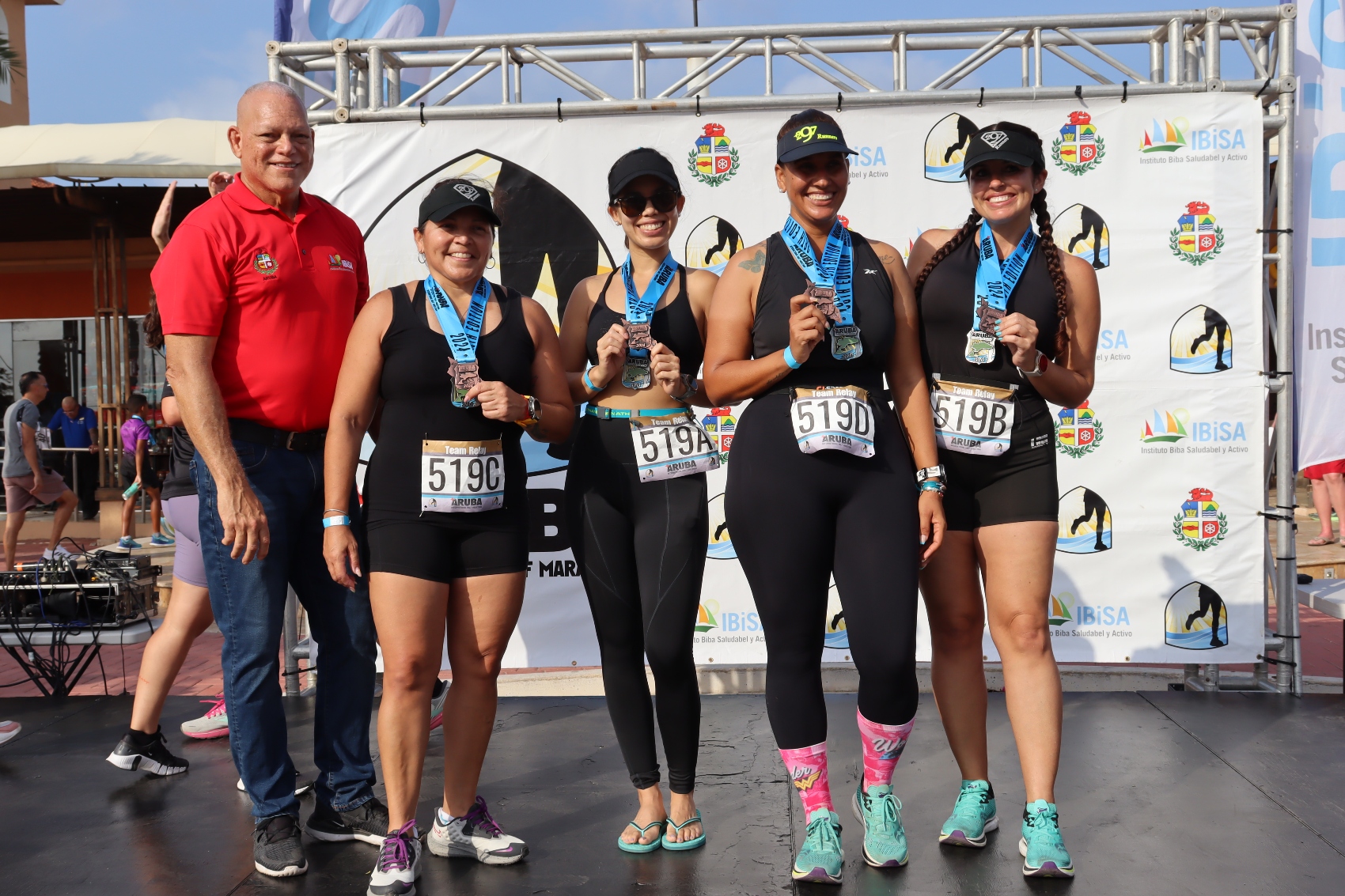 Alexander Hodge y Lana Gobert ganadornan absoluto di 38 'Aruba International Half Marathon'