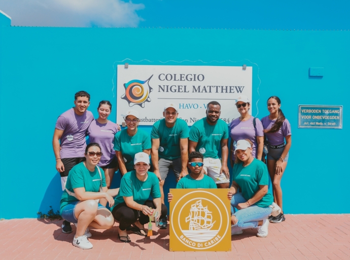 Banco di Caribe den movecion cu Colegio Nigel Matthew y Aruba Doet 2024