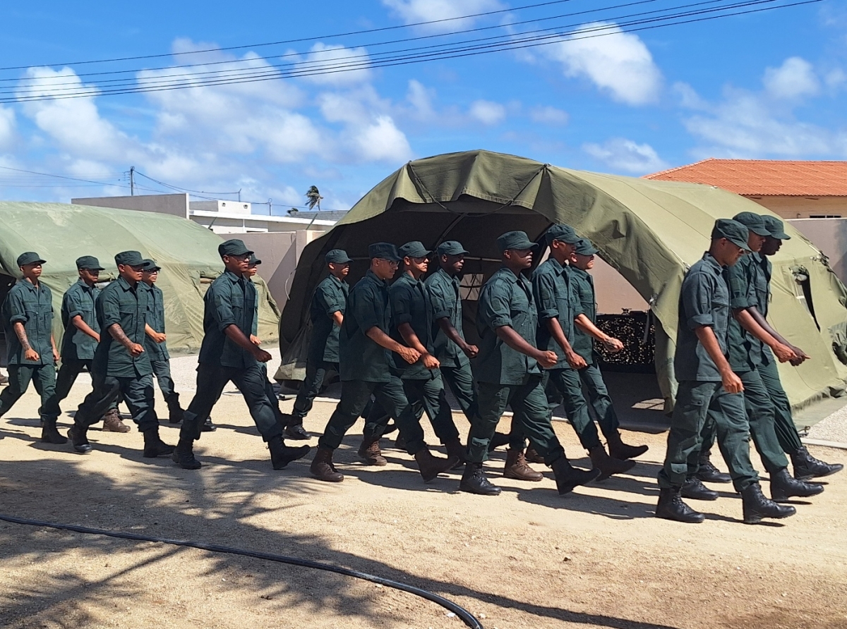 Hobennan mayor ta motiva esnan di 17 aña pa sigui pusha den e Trayecto di Formacion Social