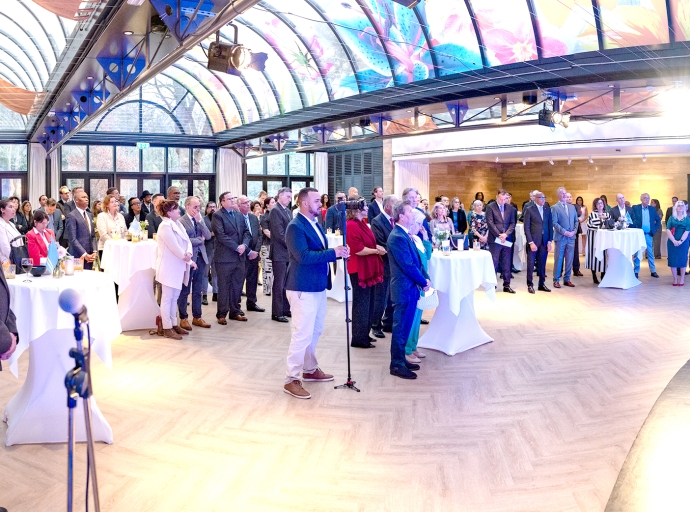 Varios dignatario presente na celebracion Dia Nacional na Den Haag