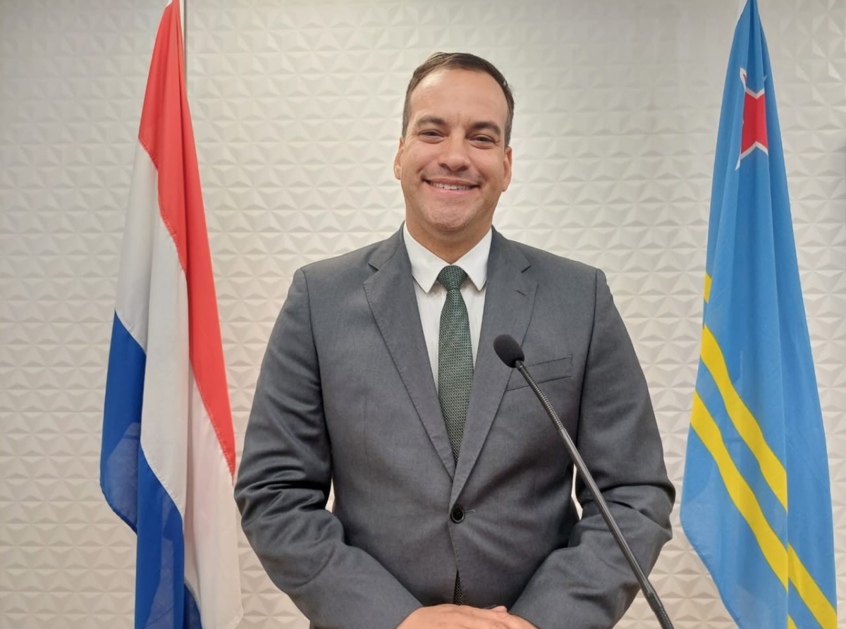 Minister Geoffrey Wever contento y gradici cu tur cu a contribui cu “Aruba Investment Summer” 