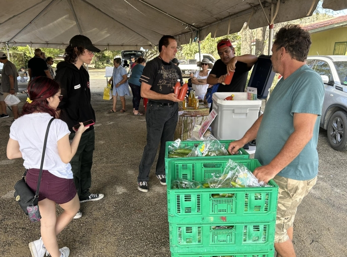 Diasabra lo tin Pop Up Market na Santa Rosa