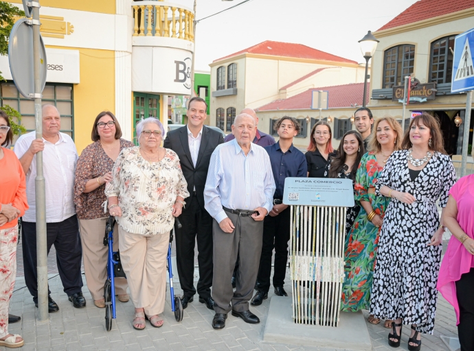 Grupo di Wilhelminastraat ta extende nan gratitud na Minister Geoffrey Wever pa esfuerso haci pa revitalisa Playa