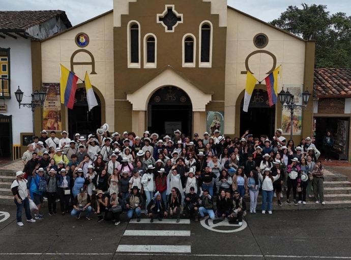 Alumnonan di Colegio a bay bishita Salento na departamento di Quindío