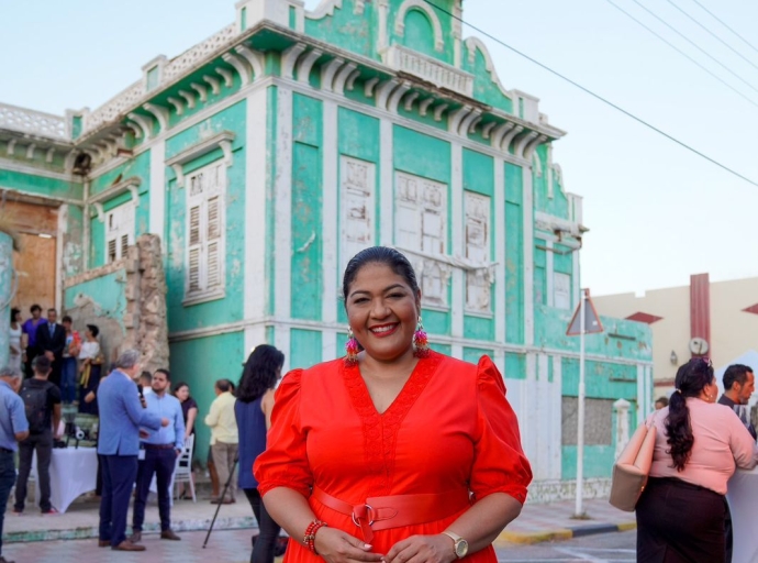 Acto oficial di traspaso di Cas Veneranda a duna inicio na e restauracion di e edificio historico aki