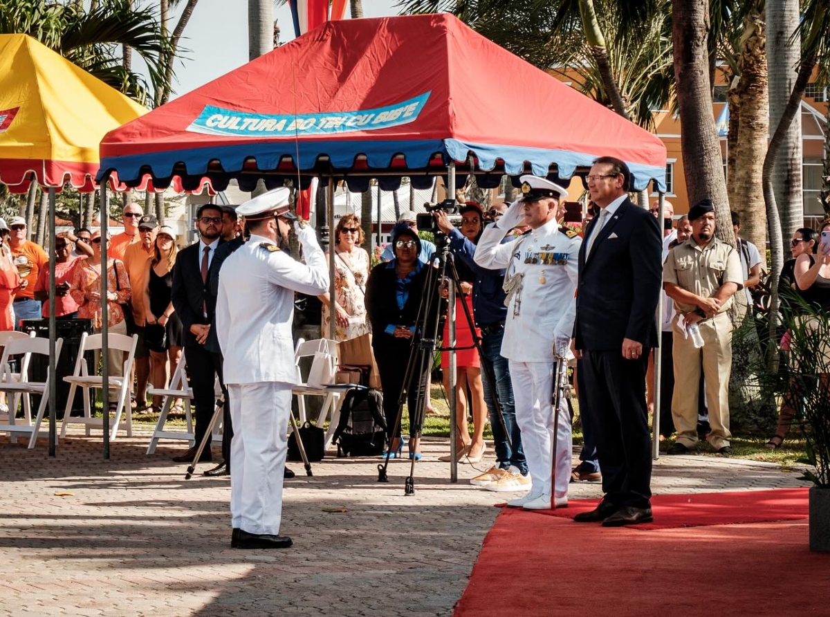 Militarnan presente na ceremonia riba Dia di Rey