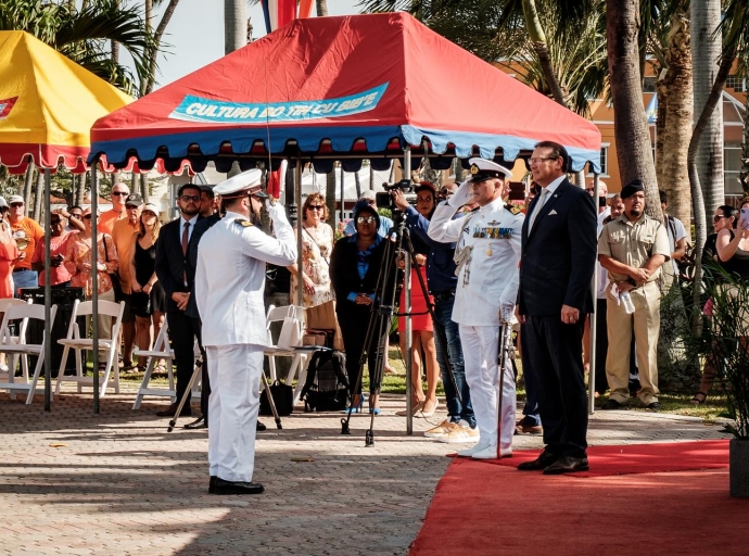 Militarnan presente na ceremonia riba Dia di Rey