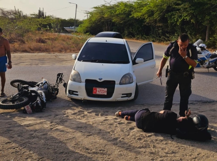 Motociclista herida den accident riba Caya Nelson Sprok
