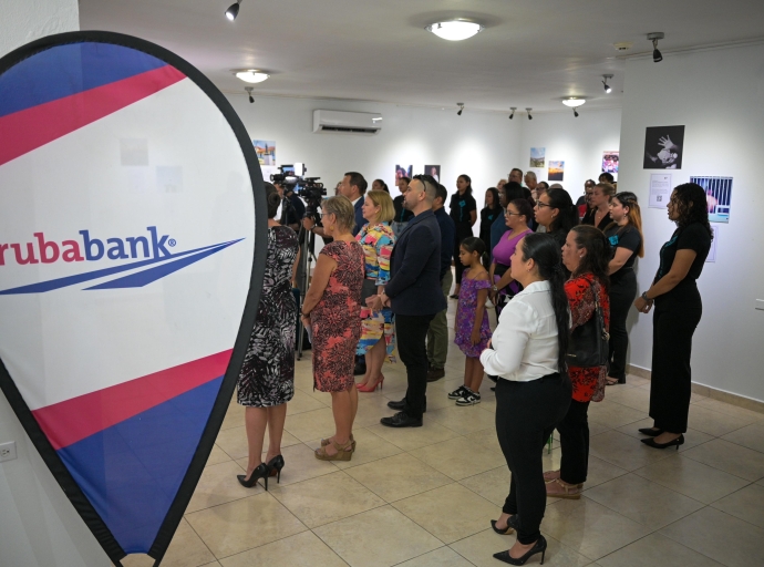 Aruba Bank ta partner oficial di exposicion di fotografia di Universidad di Aruba