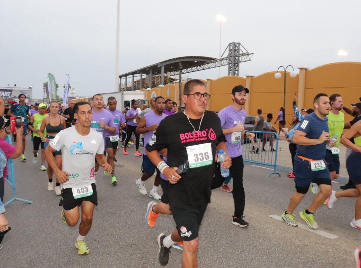 E di dos dia di Aruba Bank Walk & Run 2024 na San Nicolas