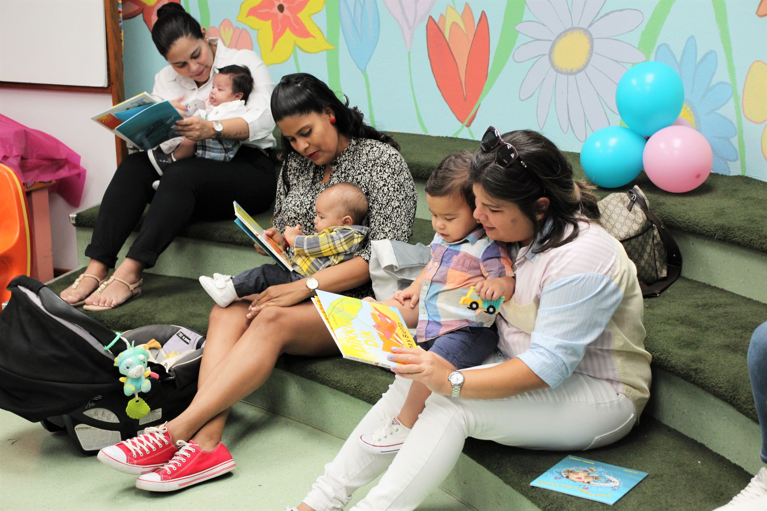 Baby por cuminsa lesa na Biblioteca