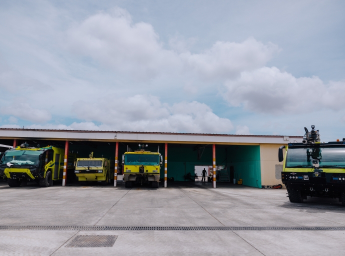 Rein Hulst lo uni na e Management Team di Dienst Brandweer Aruba   