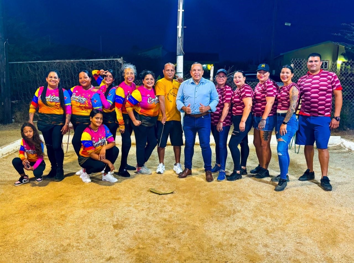 Minister Endy Croes a atende Torneo di Bolas Criollas organisa pa Los Querendones Bolas Team