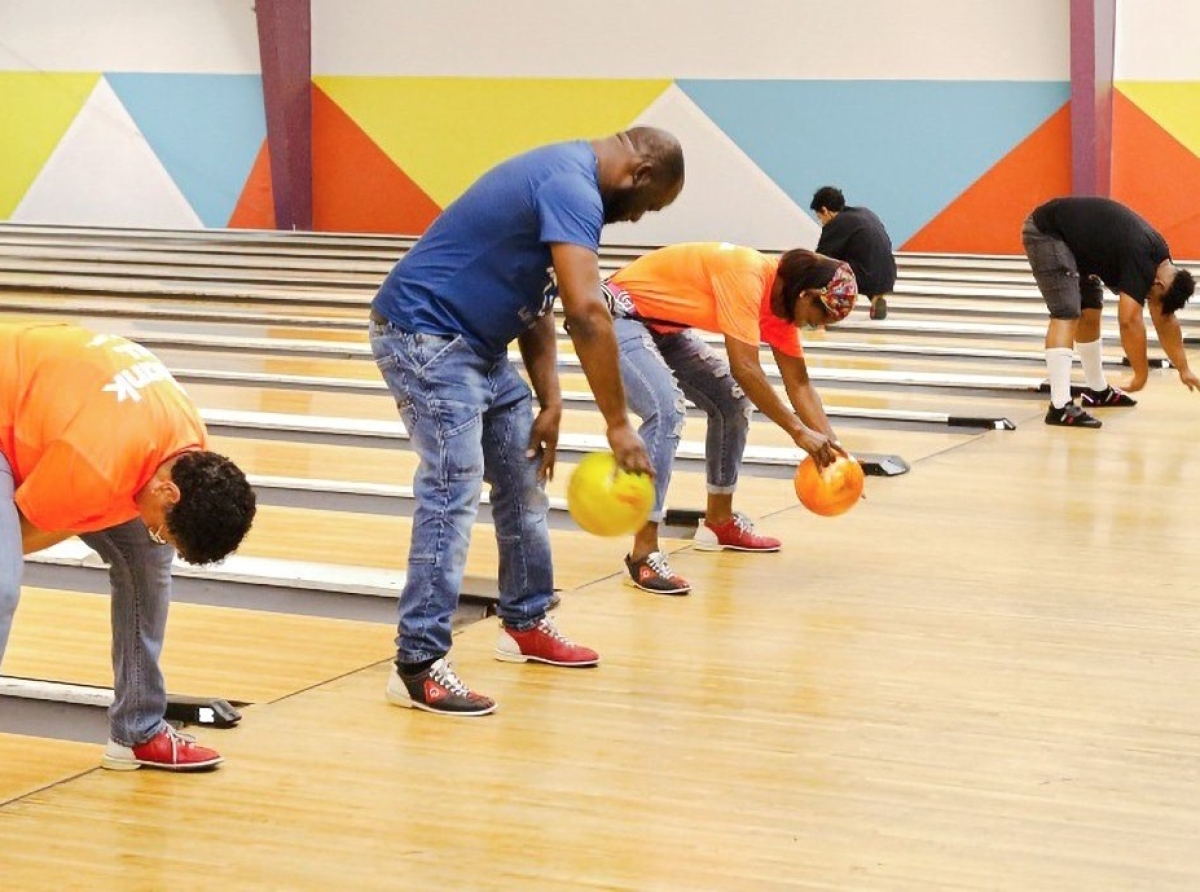 Aruba Marriott a organiza ‘crazy bowling’ pa su empleadonan