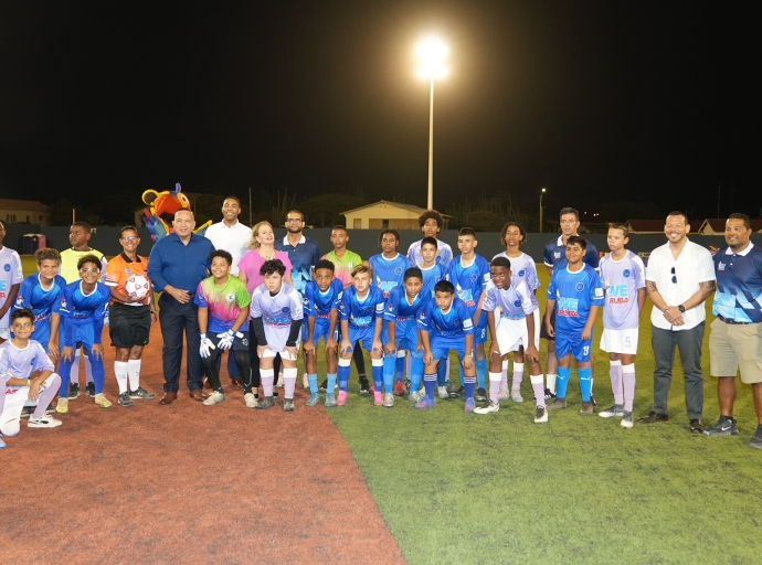 Pueblo di Aruba invita pa presencia final di futbol di scol preparatorio durante e clausura di Weganan Escolar