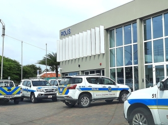 Dos homber deteni durante razzia y a haya droga y arma