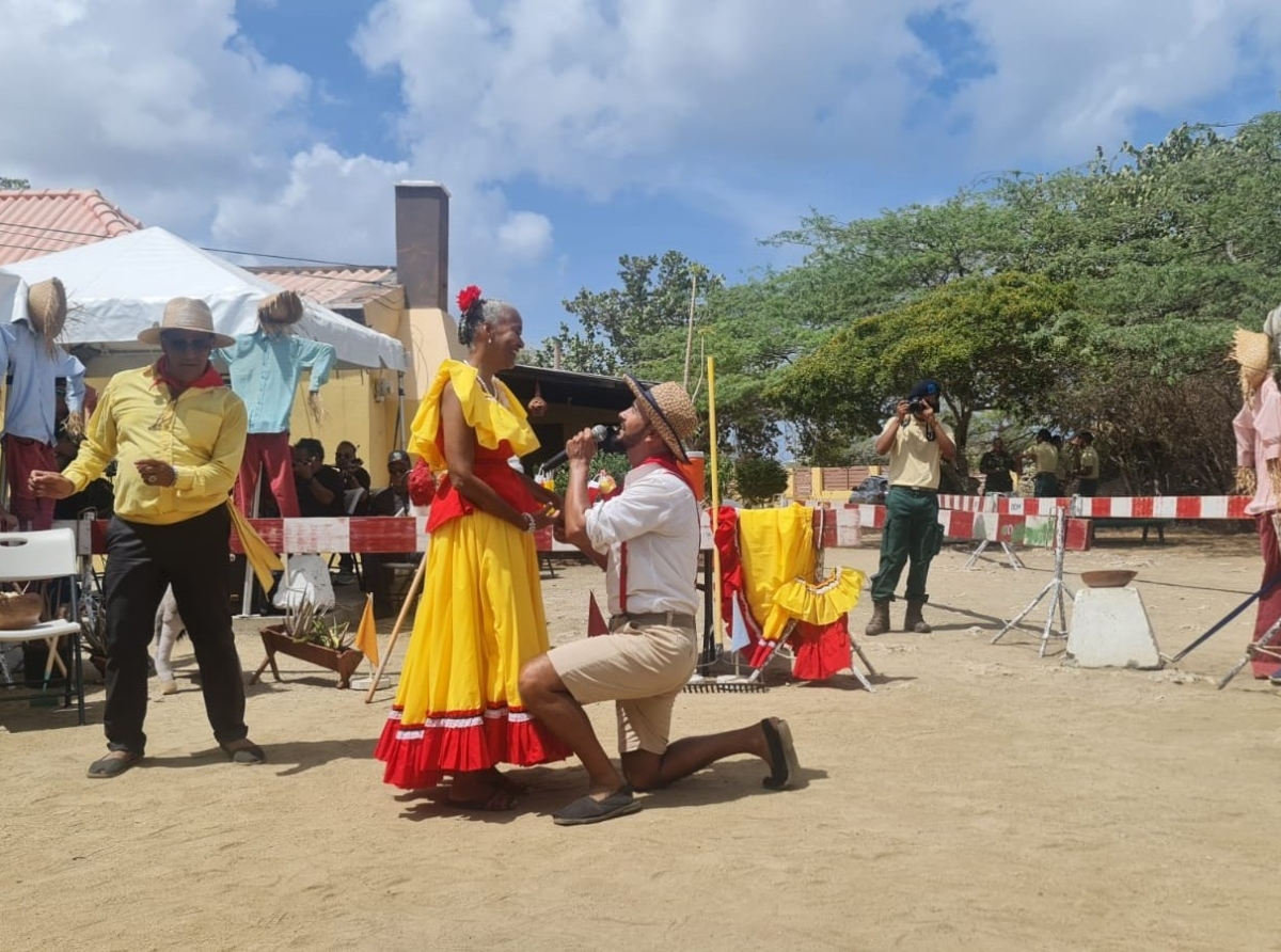 Ministro di Cultura presente na proyecto escolar ‘Fiesta di San Juan’ na Cas Tan Tin