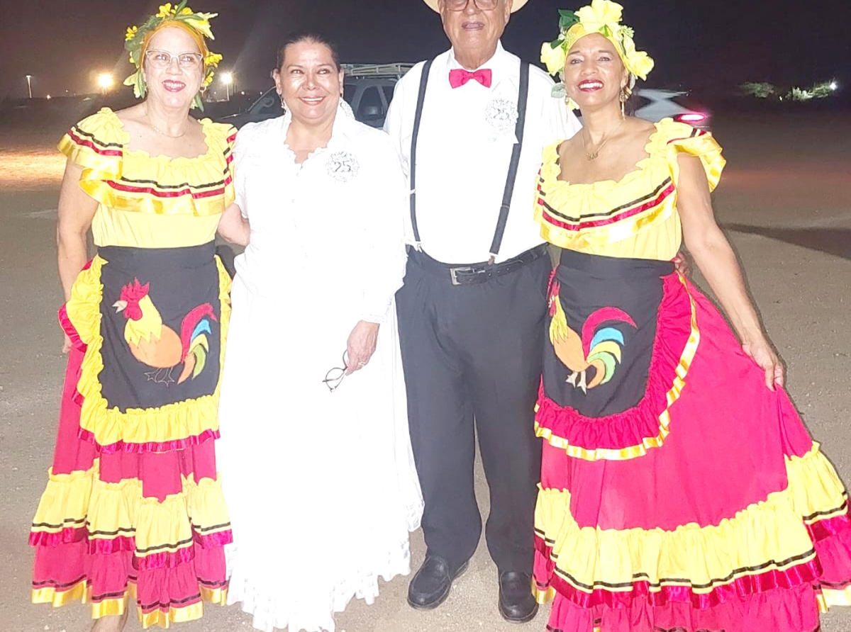 Bunita baile di Dera Gai presenta pa e grupo di Lia Lopez