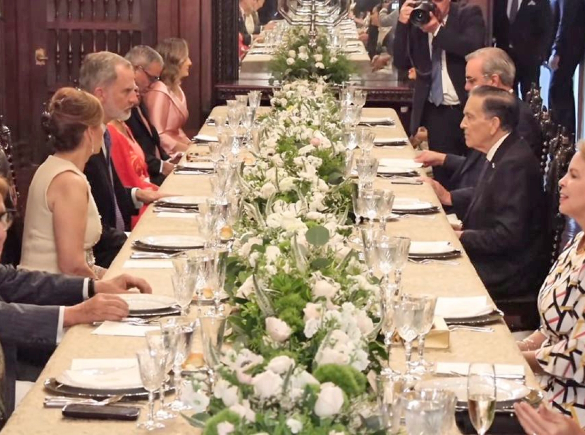 Prome Minister a atende e cena di despedida di presidente saliente di Panama