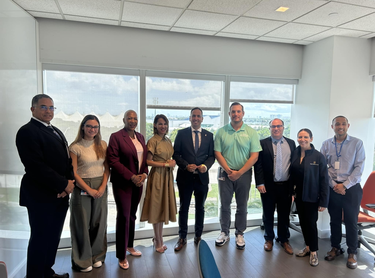 Delegacion di Aruba a reuni cu ehecutivonan di Royal Caribbean Cruiselines