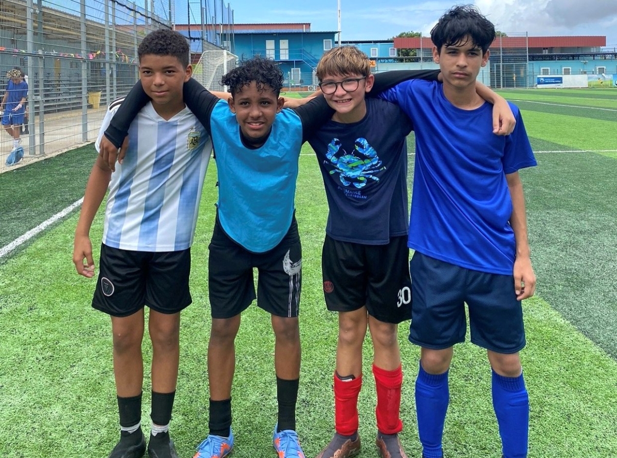 Aruba Soccer Academy ta sigui promove deporte pa e muchanan durante vakantie!