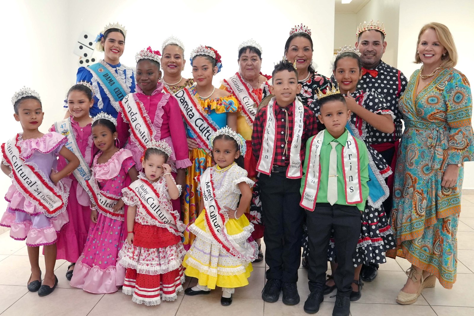 Cu bunita celebracion di cultura Gucci Dancers a corona nan reinanan cultural