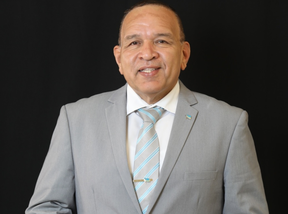 Minister Endy Croes ta invita pueblo di Aruba pa sintonisa conferencia di prensa extraordinario awe diasabra