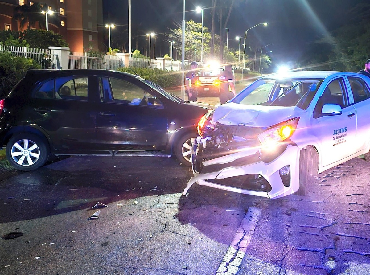 Chauffeur burachi coriendo banda robez a ocasiona accident serio dilanti Hotel