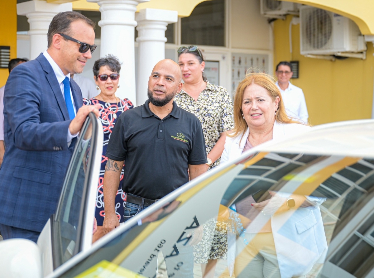 Departamento di Asunto Economico ta prome pa ricibi autonan electrico como programa piloto