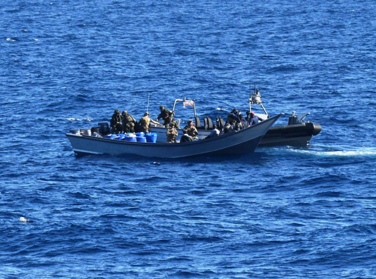 Zr.Ms. Holland a intercepta cocaina y marihuana durante su prome siman di patruyahe