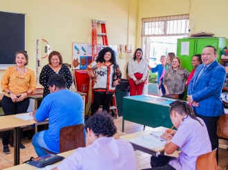 Minister Endy Croes a haci un bishita oficial na Scol Practico pa Ofishi na santa cruz