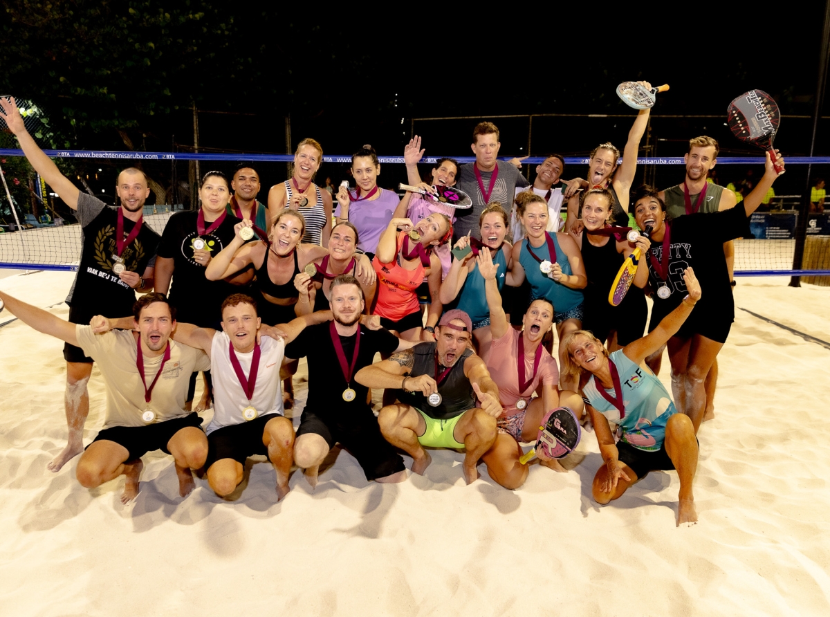 Hospital contento cu e di cuater edicion di Beach tennis presenta pa HVT